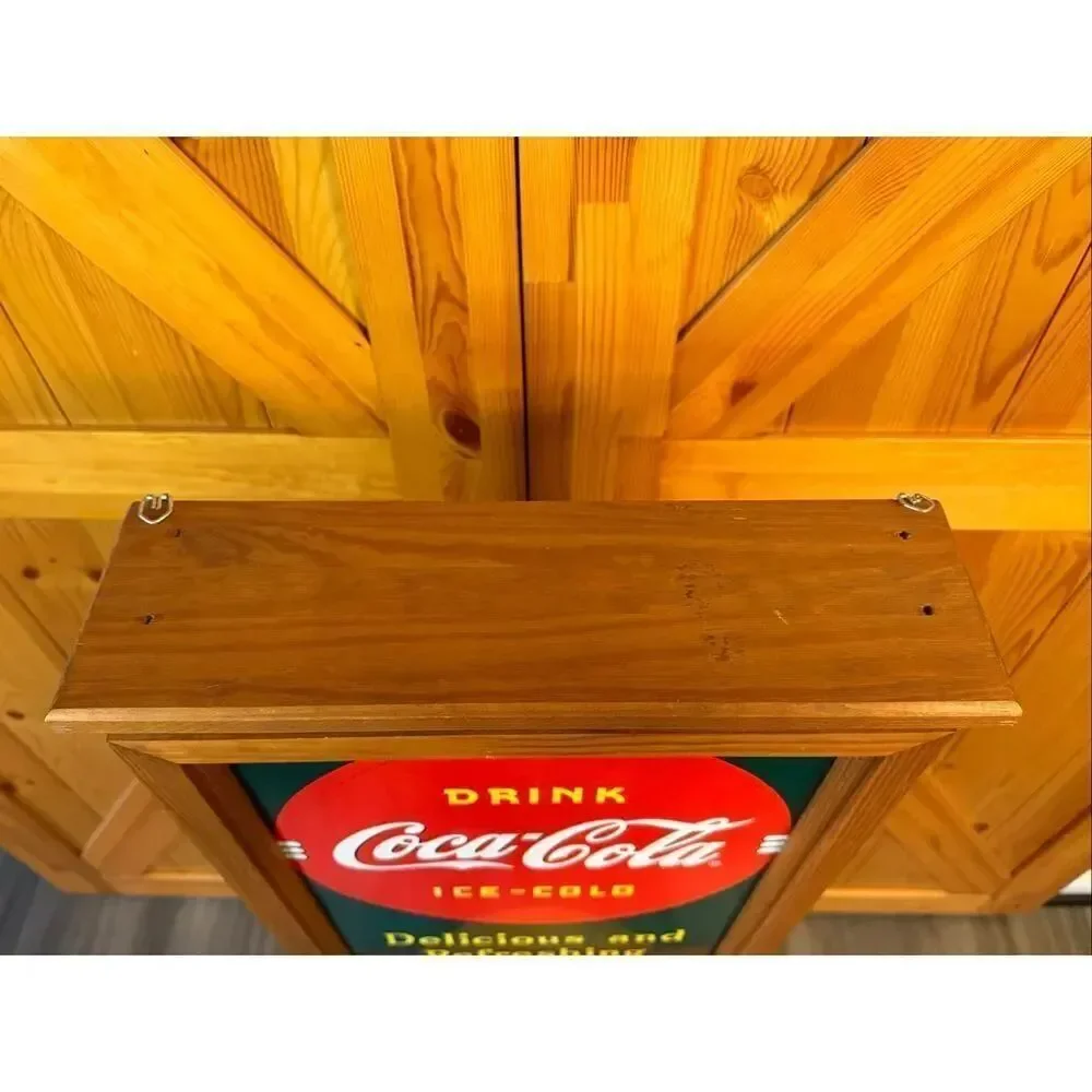 VTG 1997 COCA COLA HAND WALL CABINET SPICE MEDICINE CABINET (6570)
